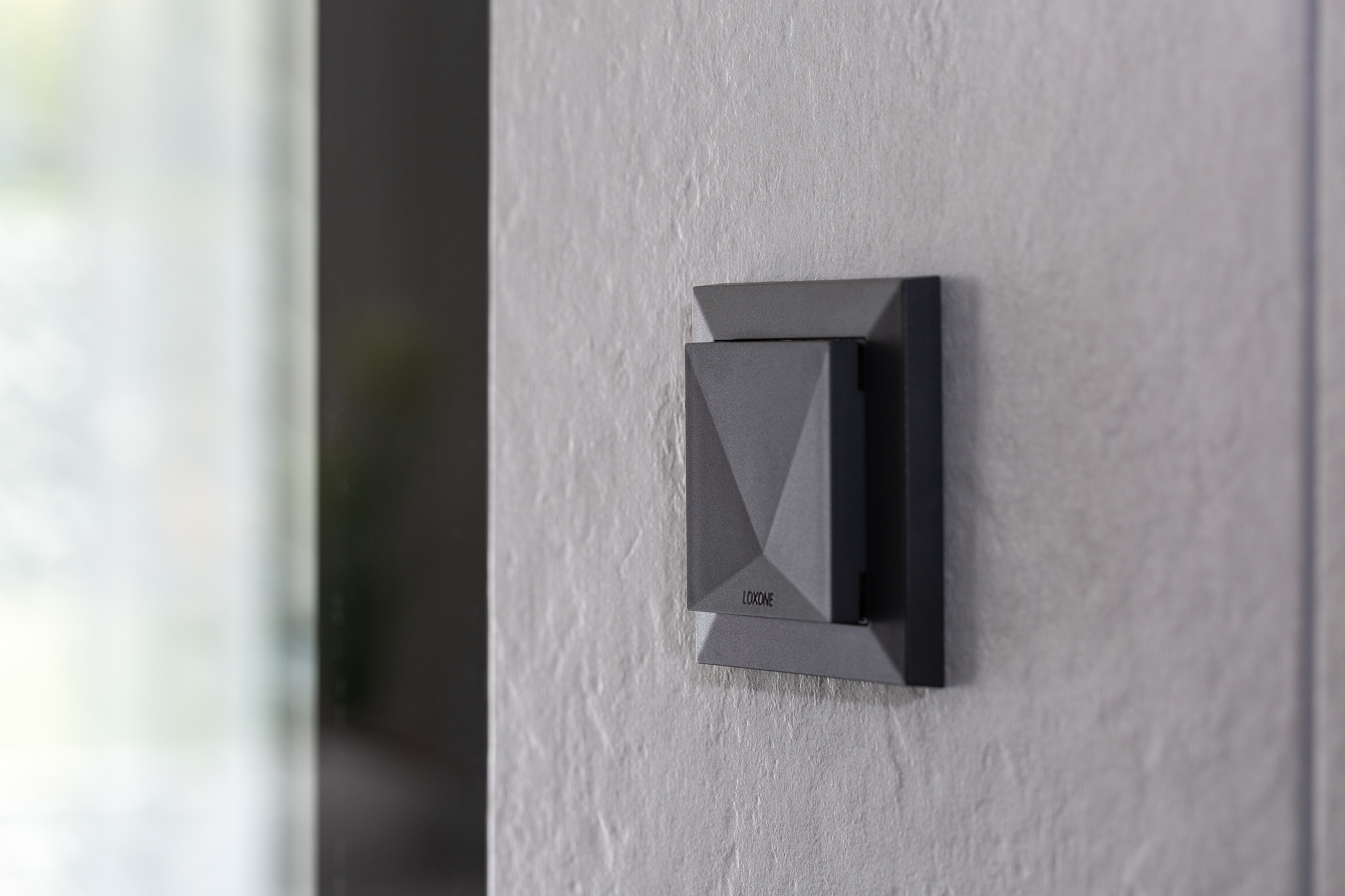 (c)Loxone_Room-Comfort-Sensor-Tree_8